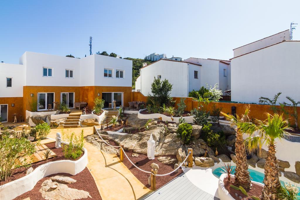 Vista Roses Mar - Villas Batik Exterior photo
