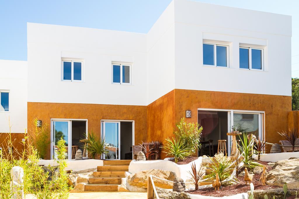 Vista Roses Mar - Villas Batik Exterior photo